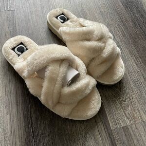 NEW journee collection fuzzy slipper slides, sz 10